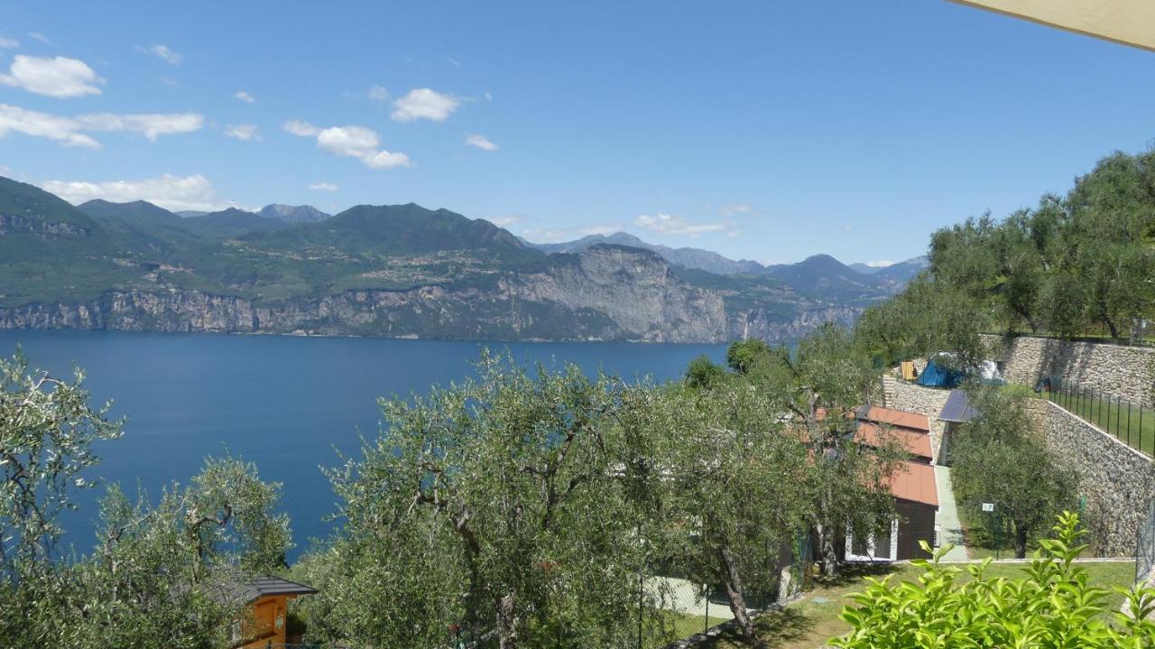 Agricampeggio Relax Maxicaravan Кастеллетто-ді-Бренцоне Екстер'єр фото